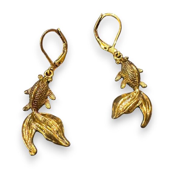 Gold Fish Dangle Earrings Women’s Ear Pierced Party Jewelry NEW - Picture 1 of 2